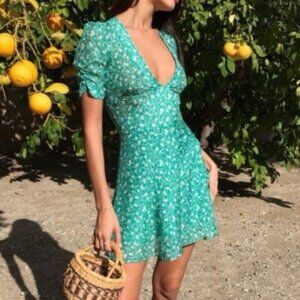 Realisation Par Ozzie Silk V Short Sleeve Mini Tea Dress White Floral Ivy Green